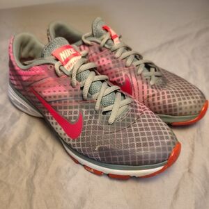Nike Women's Pink and Gray Athletic Shoes